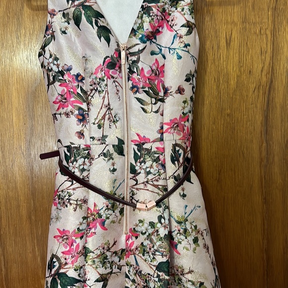 Ted Baker London Mid Pink Clarbel
Blossom V Back Jacquard Size 1 US 4 - Picture 5 of 12